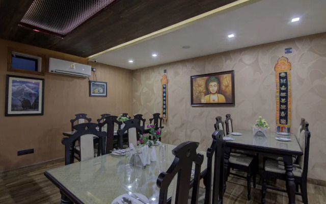 OYO 13599 Hotel Venkatesh Regency