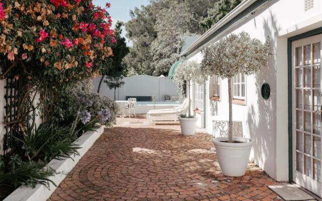 Le Ballon Rouge Guest House