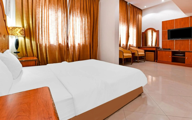 OYO 118 Revira Hotel