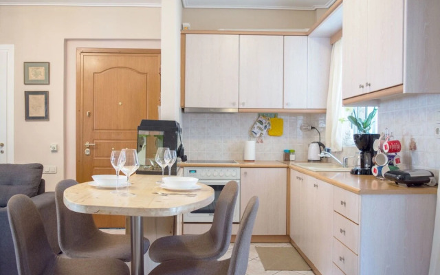 Aphrodite 6th flr apt 5' from metro