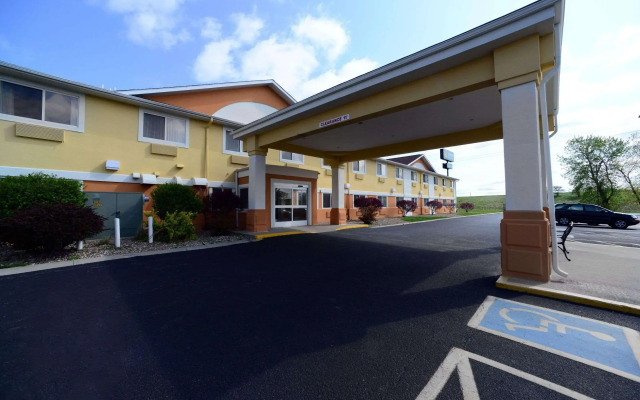 Quality Inn and Suites Springfield Southwest near I-72