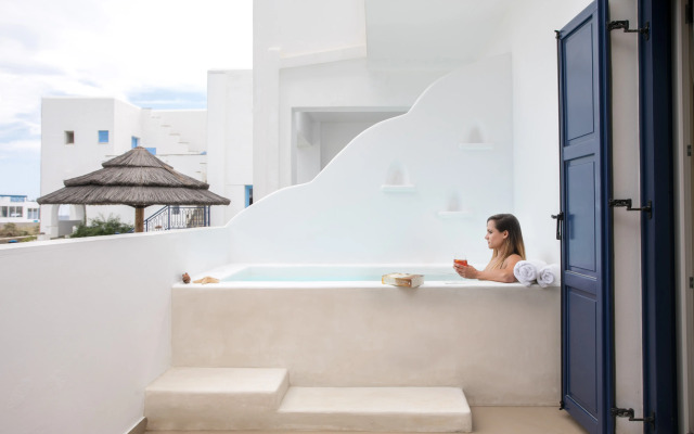 Liana Beach Hotel & Spa