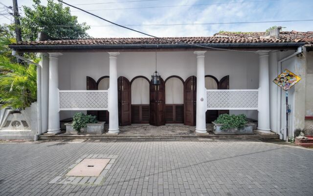 42 Lighthouse Street