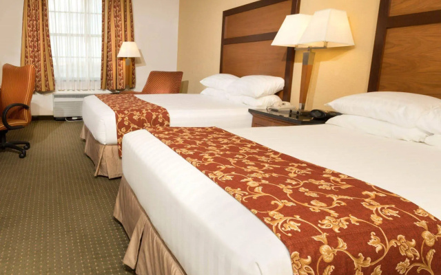 Drury Inn & Suites Near La Cantera Parkway