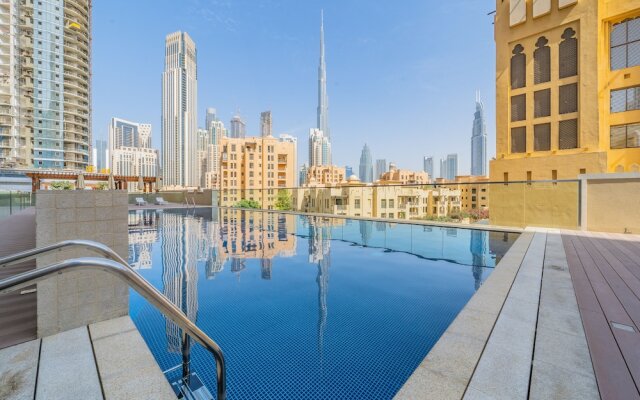 Art-inspired apartment amidst Downtown Dubai