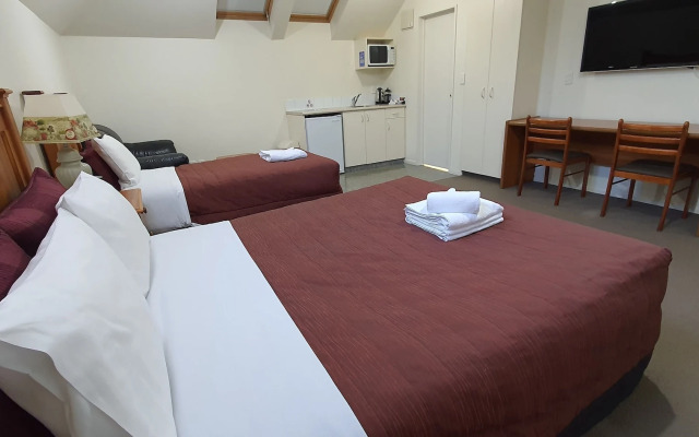 Rosewood Court Motel