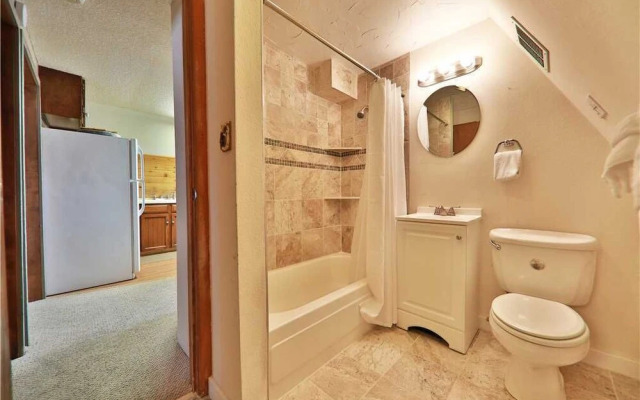 Mary Jane Chalet - 5 Br Chalet