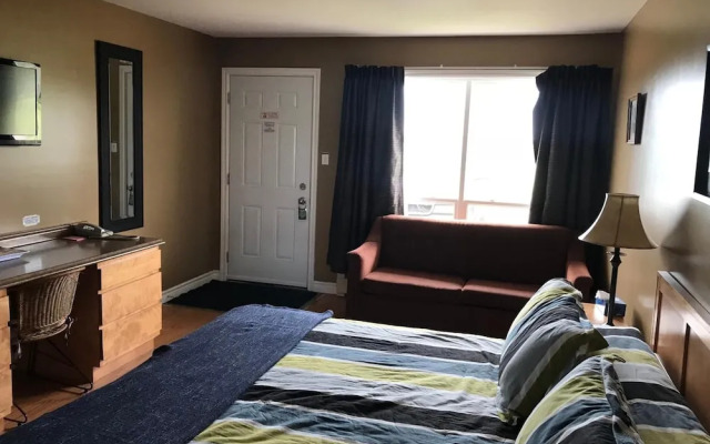 Anchor Motel and Suites