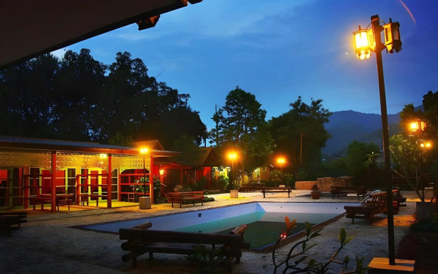 Areeya Phuree Resort