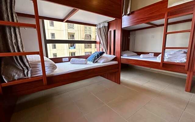 Business Backpackers JBR Hostel