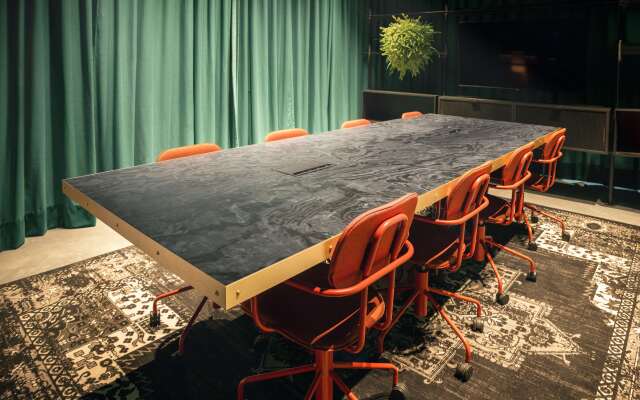 MONTOWNIA Lofts & Experience