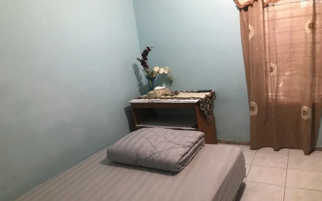 OYO 94320 Homestay Abah Hank Syariah
