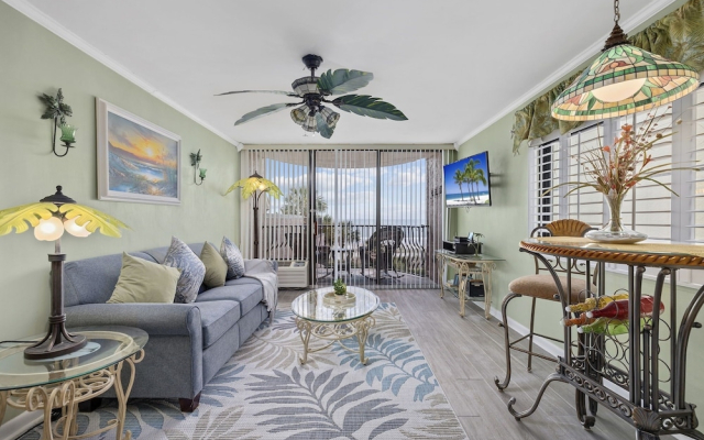 Paradise Palms 106