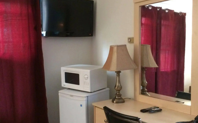 Travellers Motel