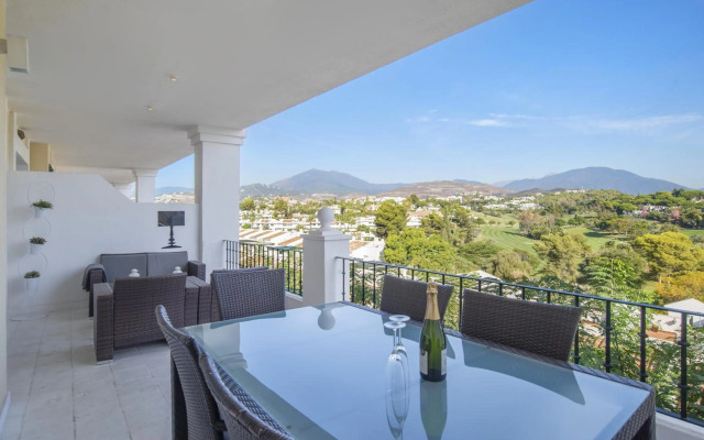 2 bedroom apartment next to porto