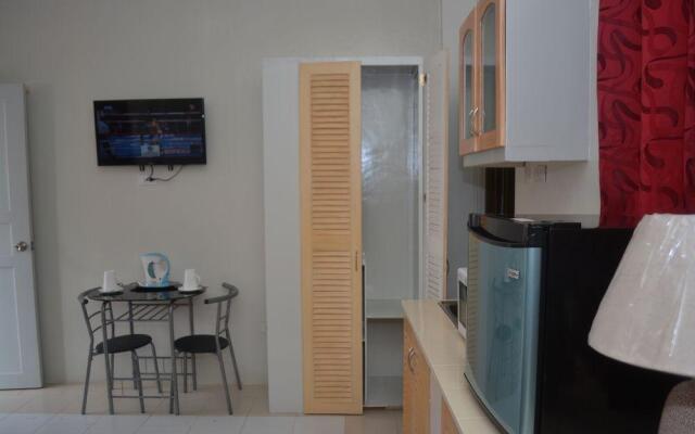 Ashley and Bill's Suites 'N Garden