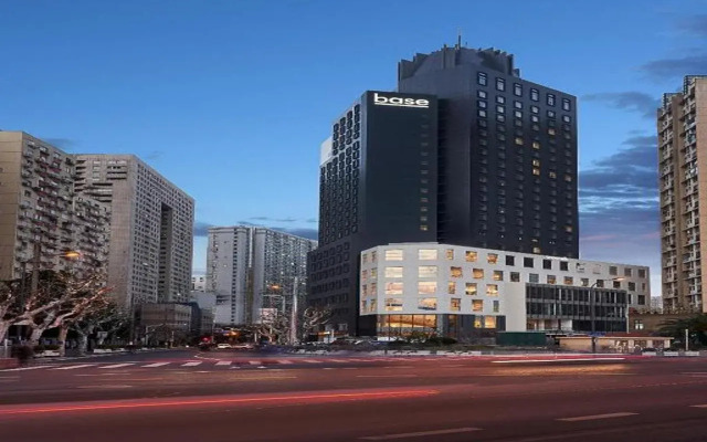 base SUHE Serviced Apartment