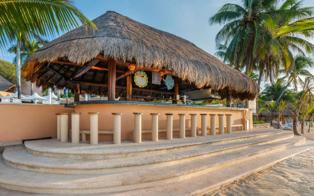 PA Beach Club & Hotel