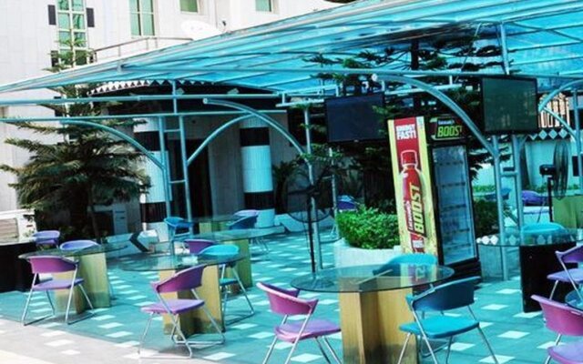 Royalview Hotel And Suites