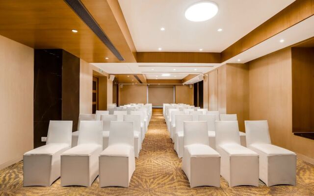 Lemon Tree Hotel Viman Nagar Pune