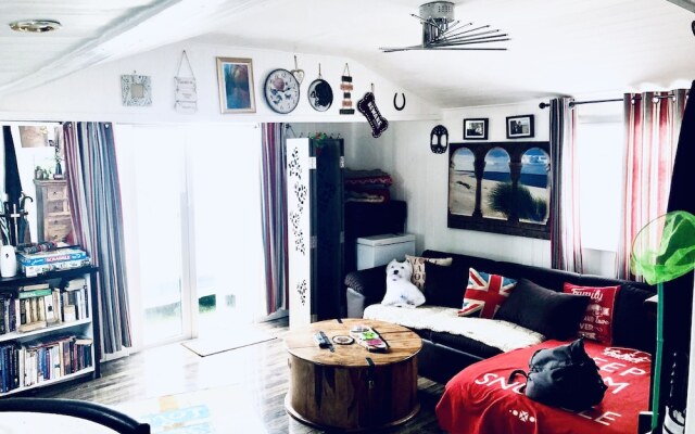 Stunning Cabin for Hire! Home From Home..