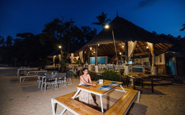 Mayalay Resort-Green Hotel