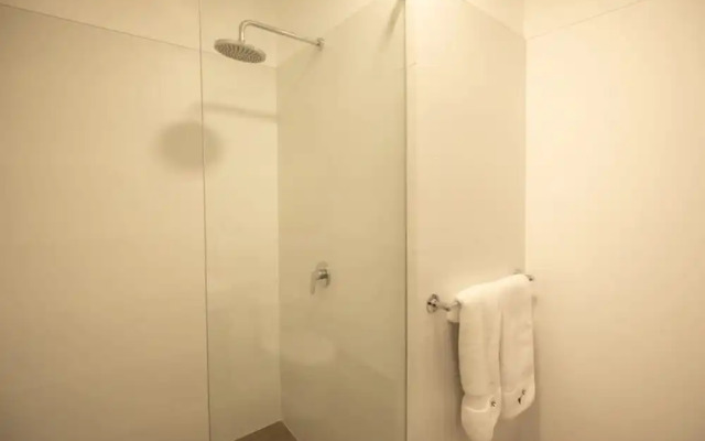 w Elegant 2BR in the Heart of Miraflores