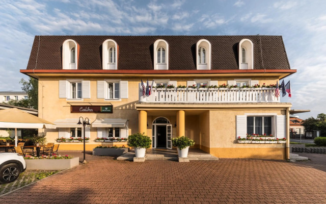 Prague Hotel Carl Inn restaurant & Free Parking