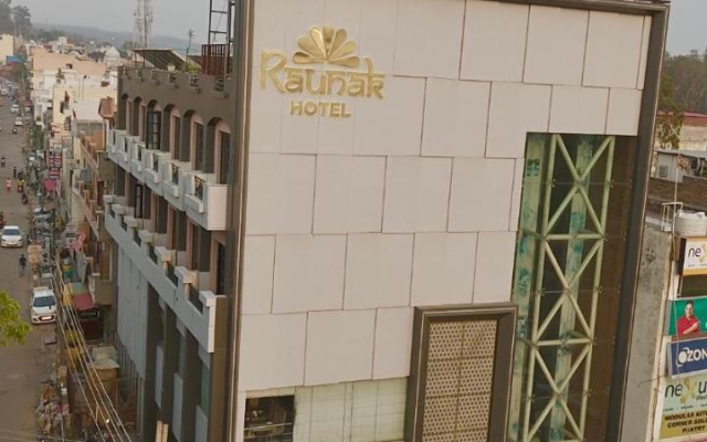OYO 24912 Hotel Raunak