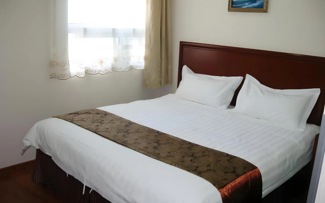 Greentree Inn Suzhou Taicang Baolong Square Express Hotel