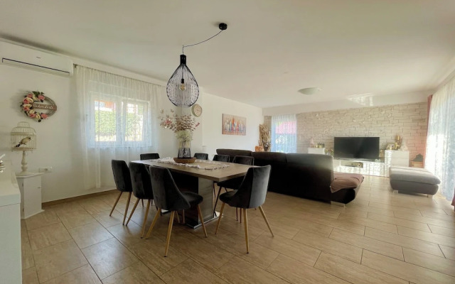 Villa Eternity