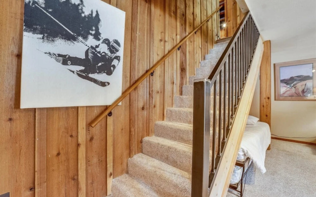 Red Feather 5 Bedroom Home by Redawning