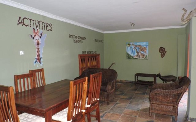 Café Zambezi House of Africa - Hostel