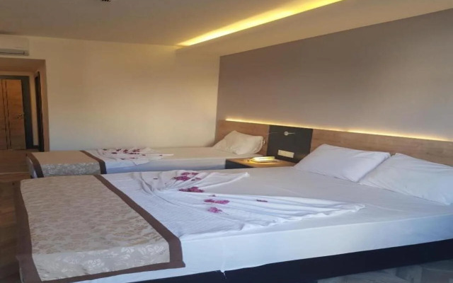 Clover Magic Park Side Otel