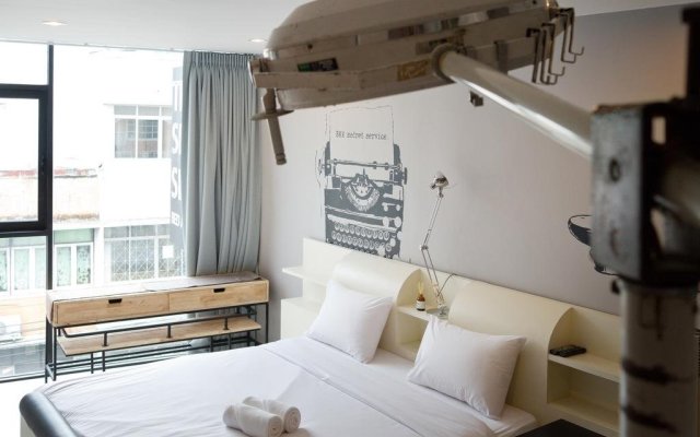 Secret Service Bed and Breakfast Hotel - Hostel