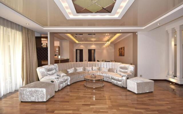 Northern Avenue, 2 bedrooms Luxury & GRAND apartment HH555