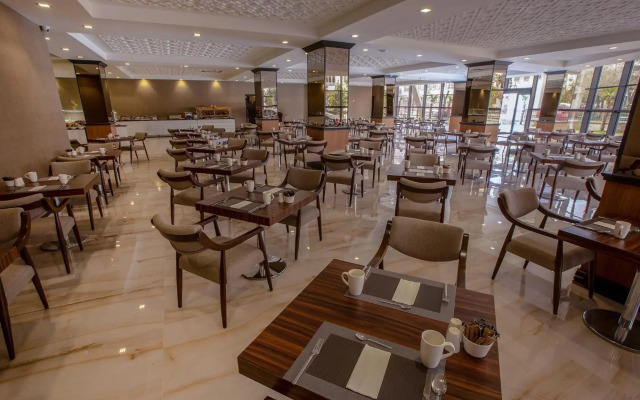Shimall Hotel