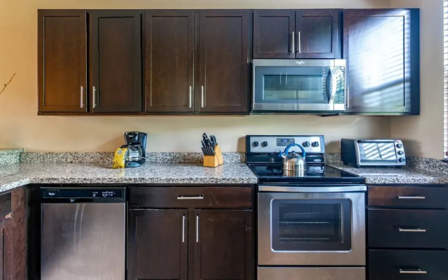 Well-decorated 3rd-floor unit with unique designs and mountainview in Coco