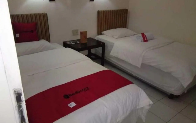 Hotel Surya Wisata by RedDoorz