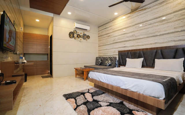 Hotel Kumar Plaza