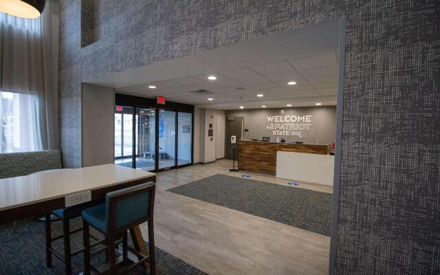 Hampton Inn & Suites North Attleboro