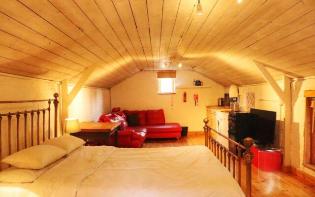Lee Valley Lodge