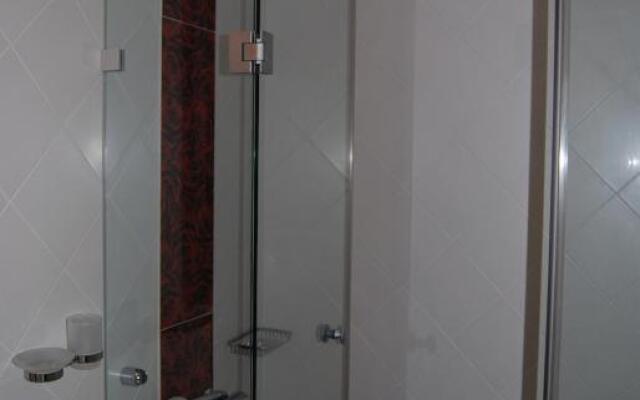 Room "honeybee" in a neoclasical house