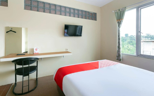 OYO 3130 D'Valley View