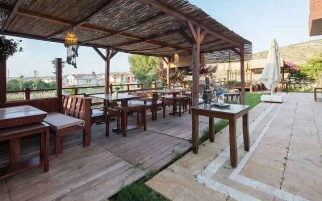Çeşmekeş Hotel