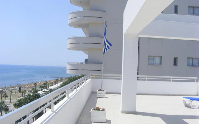Sun Hall Beach Hotel Apts.