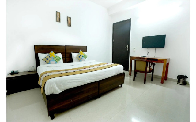 OYO Flagship 70002 Gupta Residency