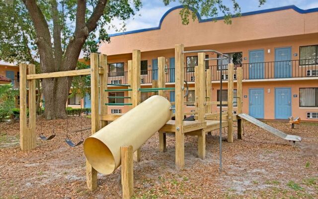 Travelodge Suites by Wyndham Kissimmee Orange