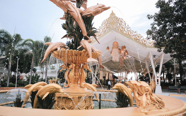 Villa Excellance Beach & Wavepool Resort