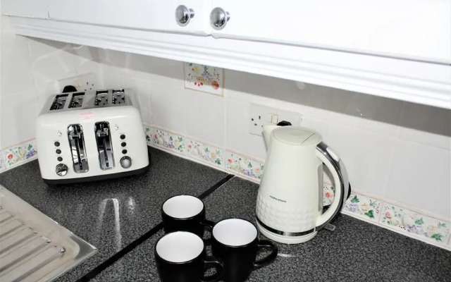 96 Tennent St Guest House New